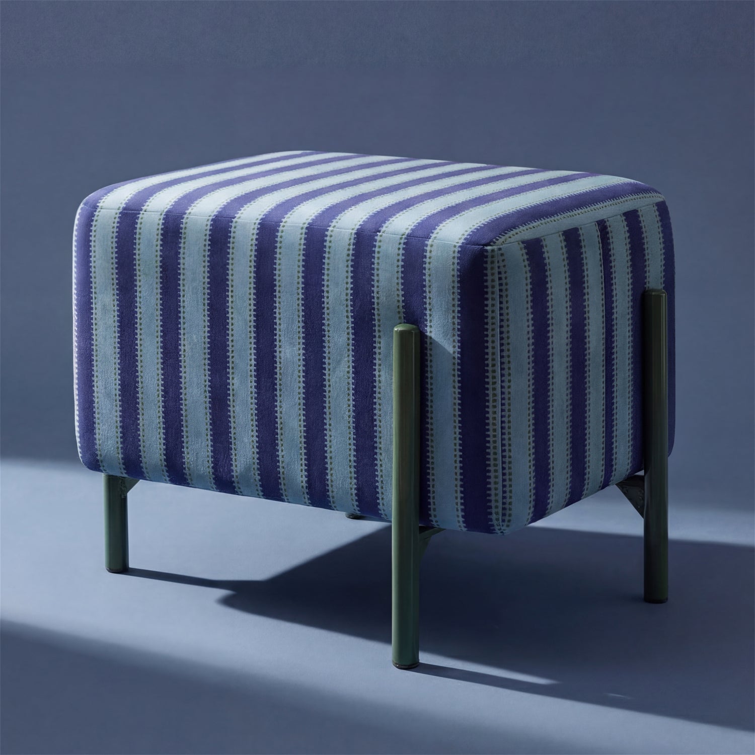 Puff Arthur Velvet Rayas Azul, Verde Cuadrado