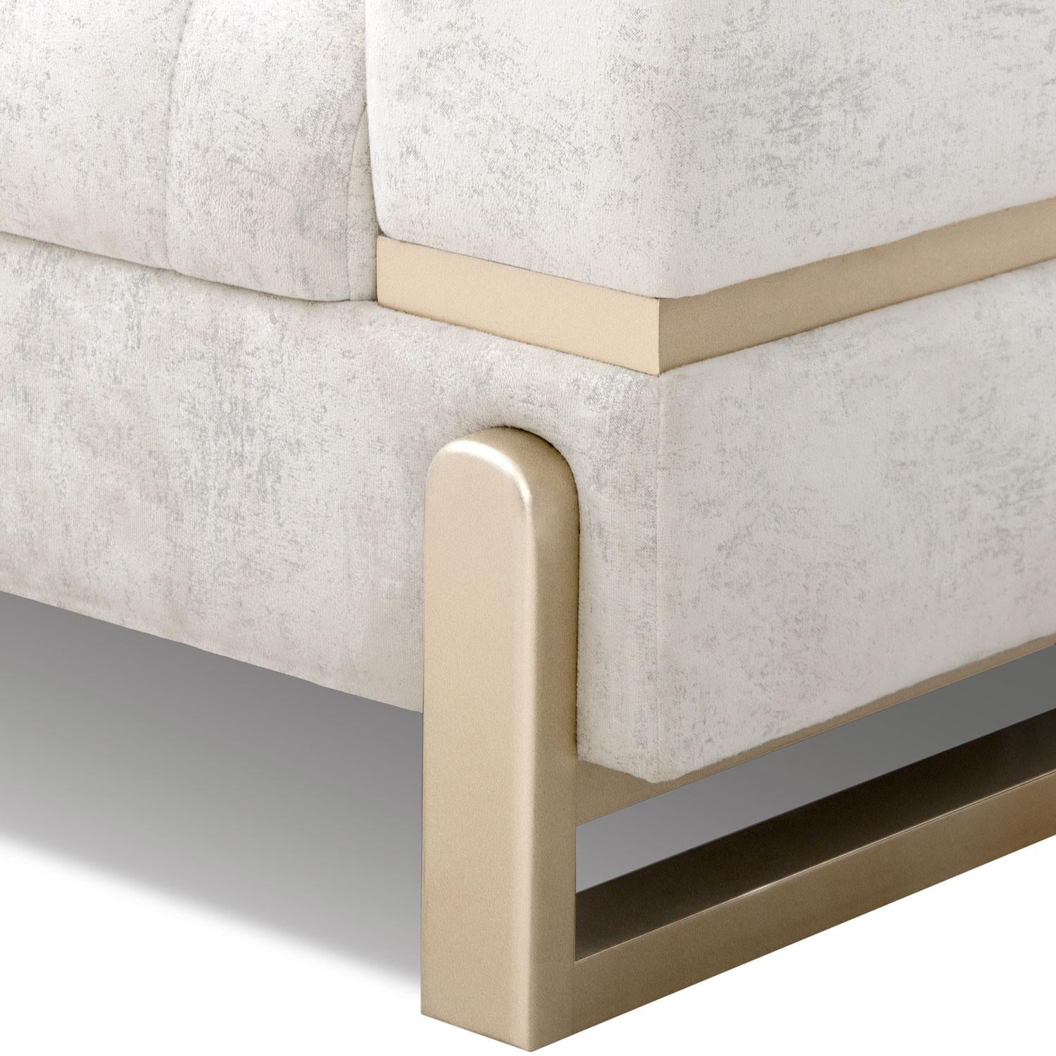 Sofá 3 Puestos Bonn Velvet Prisma Crema, Champaña.